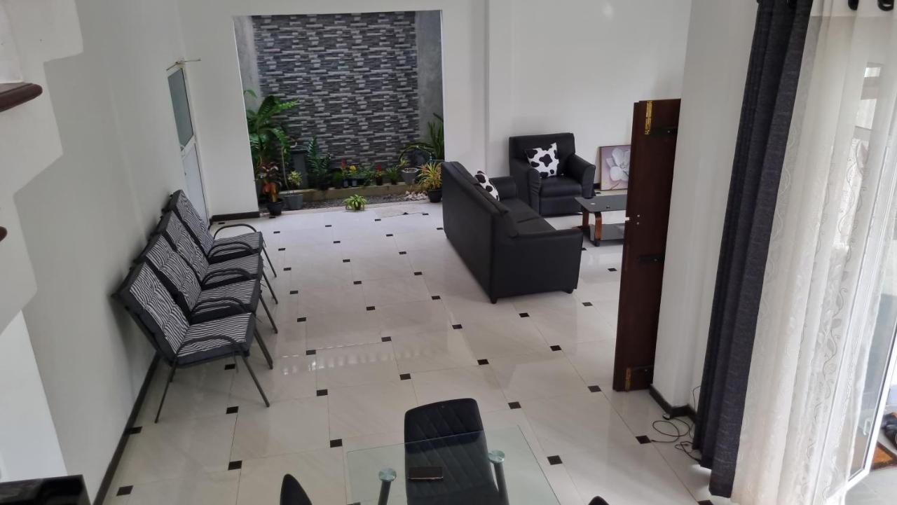 Vidushi Home Minuwangoda Екстериор снимка
