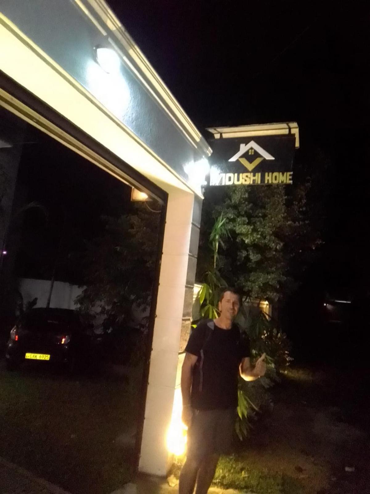Vidushi Home Minuwangoda Екстериор снимка