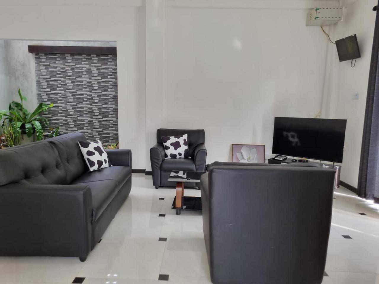 Vidushi Home Minuwangoda Екстериор снимка